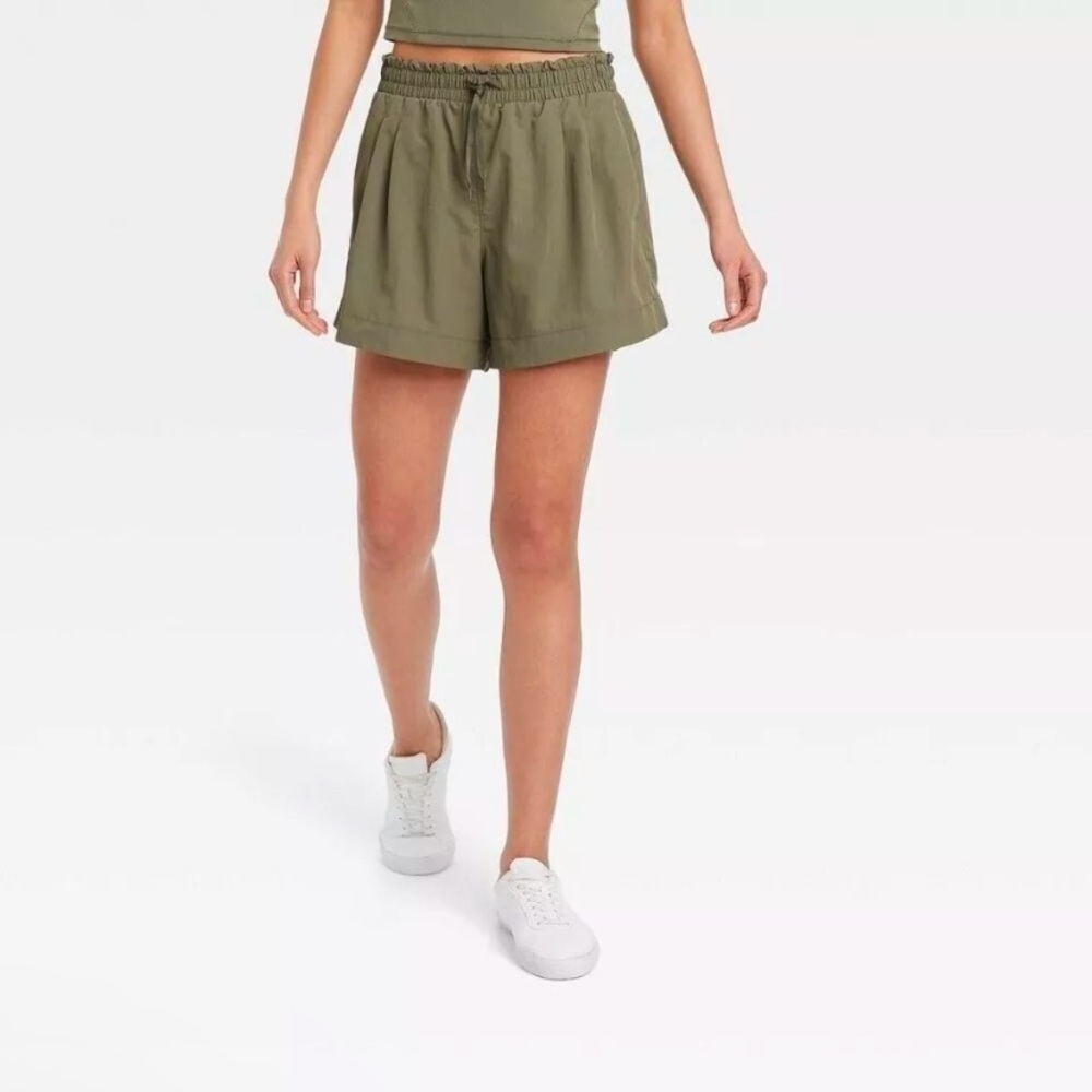 All In Motion Women's Stretch Woven Mid-Rise Shorts